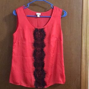 Sleeveless blouse with lace detail